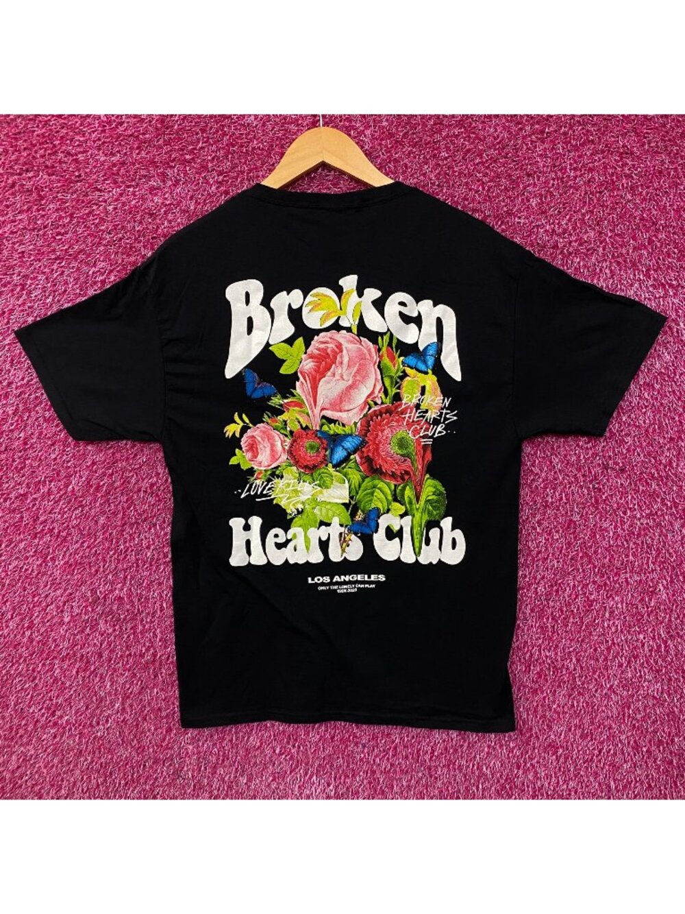 Fashion Nova Broken Hearts Club Graphic Tee Medium